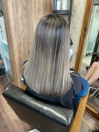 セミロング カラー Lull1人美容室 バレイヤージュのヘアスタイル