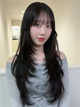 セミロング リコ ハッシュカット 韓国レイヤーのヘアスタイル