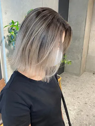 ミディアム カラー ブリーチカラーレイヤ ーカット🦋annaのヘアスタイル