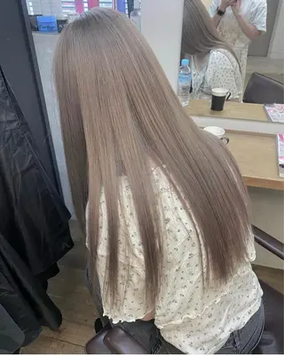 ロング fand AKANE のヘアスタイル