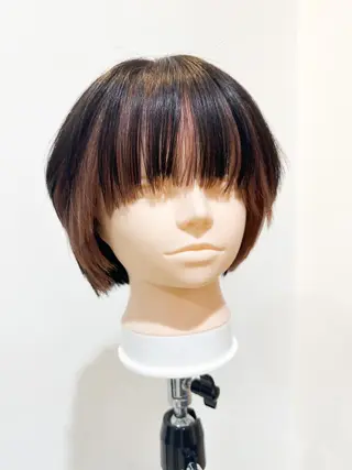 ショート カラー レイヤー 艶々カラーのヘアスタイル