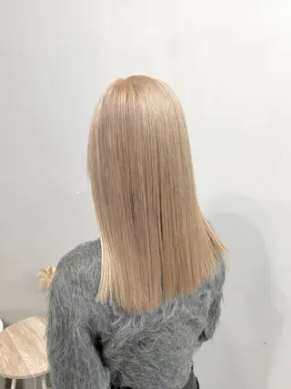 ミディアム カラー 🫧艶ダブルカラー ブリーチ🫧トモヤのヘアスタイル