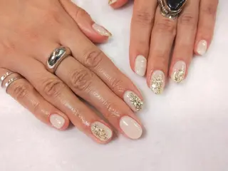 ネイル はばすみれ🎀ﾈｲﾙ 光ﾌｪｲｼｬﾙ ﾍｱのネイルデザイン