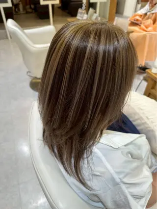 ロング カラー 神田 紗羽のヘアスタイル