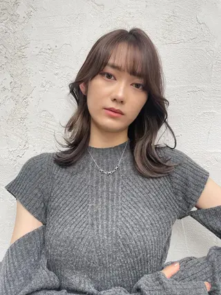 ミディアム カラー 顔周りカット 【オノザワリョウ】のヘアスタイル