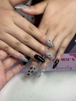 カラー mumu's ネイルサロン渋谷店のネイルデザイン