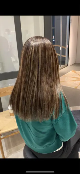 ロング カラー れい🫧 ハイトーン特化のヘアスタイル
