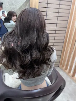 ロング カラー ヘアアレンジ newi 天王寺 🪐airiのヘアスタイル