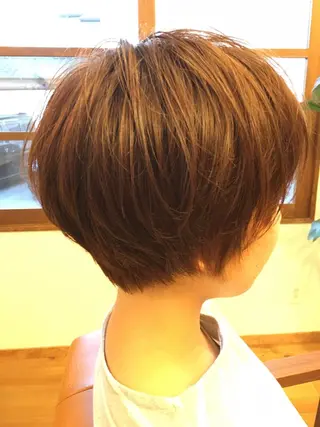 ショート 井上 真利のヘアスタイル
