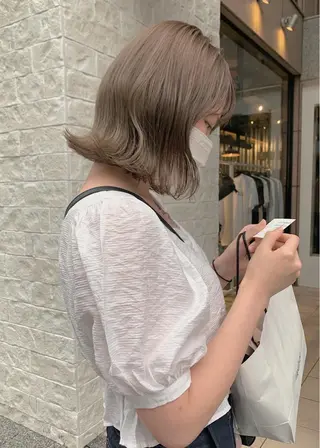 ミディアム カラー パーマ ヘアアレンジ メンズ キッズ ネイル マツエク・マツパ ハイトーンボブ 前田 表参道 グレージュのヘアスタイル