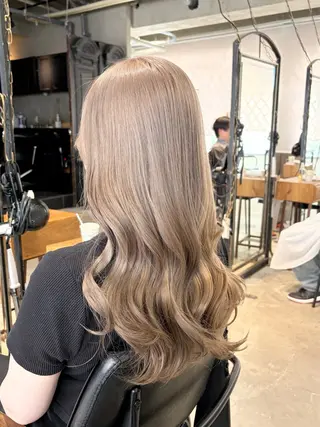 ロング カラー 似合わせベージュ 🍯ayumi🍯のヘアスタイル