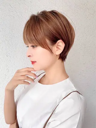 ショート 髪質改善|透明 感カラー🩵レイヤーのヘアスタイル