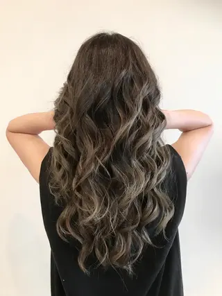 ロング カラー VERDA KENのヘアスタイル