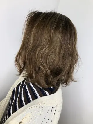 ショート カラー カラーサロン ビスカリアのヘアスタイル