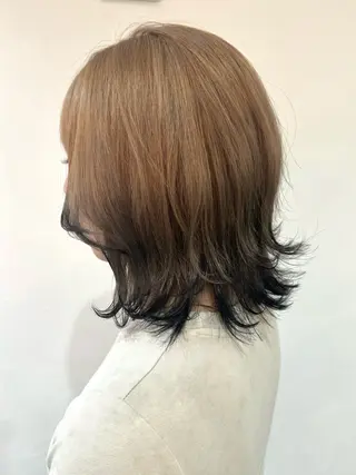 ミディアム カラー AKI 🐉のヘアスタイル