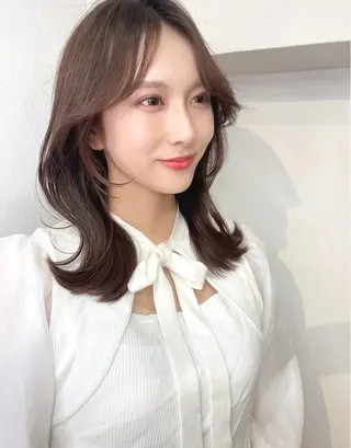 ロング カラー レイヤーカット、 大人可愛い　中村美羅のヘアスタイル