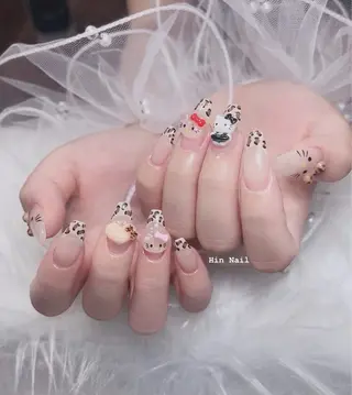 ネイル Hin Nailsのネイルデザイン