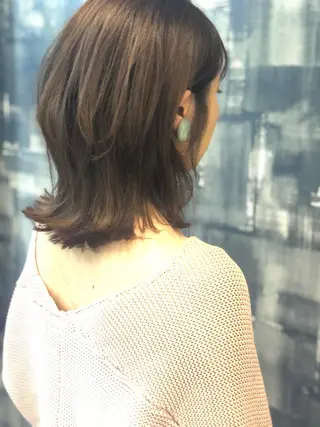 ミディアム カラー 日高 香織のヘアスタイル