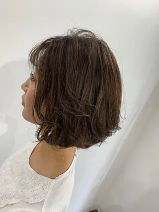 ミディアム 寺本 早希のヘアスタイル