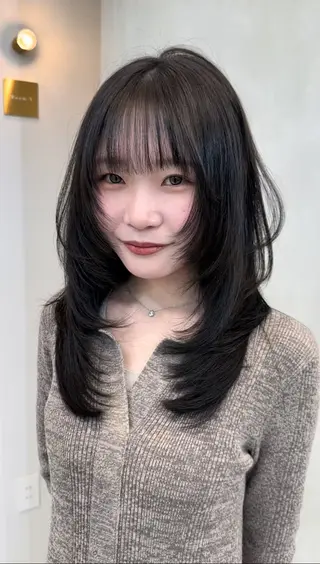 ロング カラー 韓国風レイヤーカラー ライムのヘアスタイル