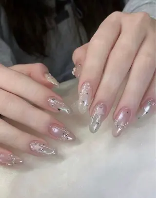 ネイル 🪷Mi.o あいちゃん🐝のネイルデザイン