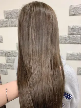 ロング カラー 薄田 珠美のヘアスタイル