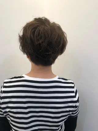 パーマ ツノガイ エリのヘアスタイル
