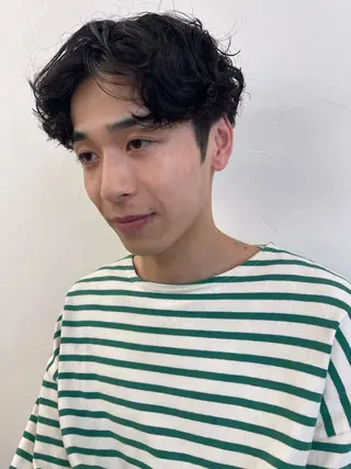 ショート パーマ メンズ 💓パーマ，💗 レイヤーカットのヘアスタイル