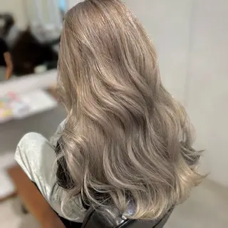 ロング 坂本 璃里杏のヘアスタイル