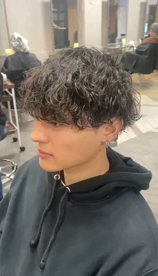 メンズ メンズパーマヒロ トのヘアスタイル