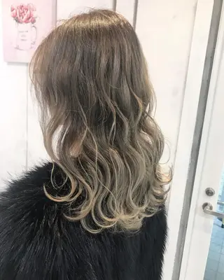 セミロング カラー ヘアアレンジ 縮毛矯正 髪質改善寺坂雄飛💐のヘアスタイル