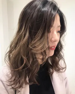 セミロング カラー 当日予約🆗✂︎ ウエモト　タクのヘアスタイル