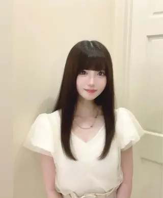 ロング カラー りく レイヤーカット ケアブリーチのヘアスタイル