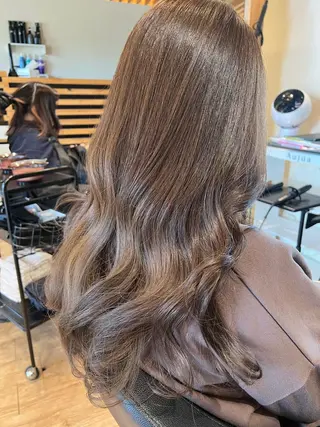 カラー 早川 真幸のヘアスタイル