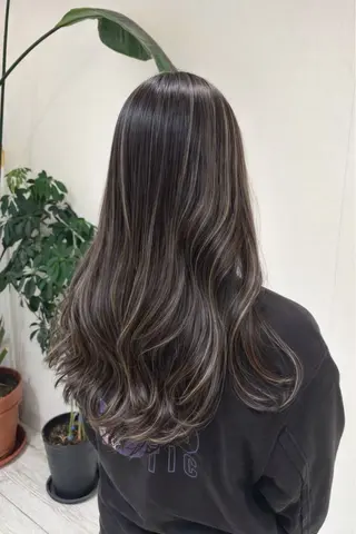 ロング 安藤 ひなたのヘアスタイル