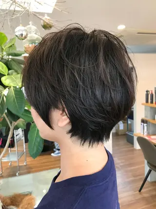 ショート カラー 松本 俊樹のヘアスタイル