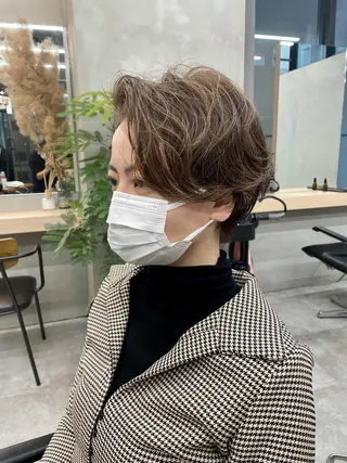 ショート パーマ カット・ブリーチ TAIGAのヘアスタイル