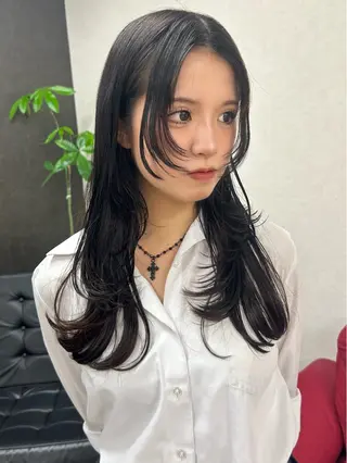 ロング レイヤー/インナー カラー🦋ルイのヘアスタイル