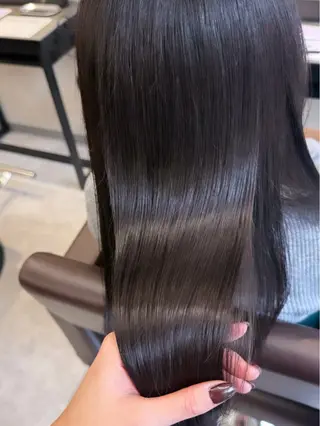 ミディアム ニシカワ ユズミのヘアスタイル