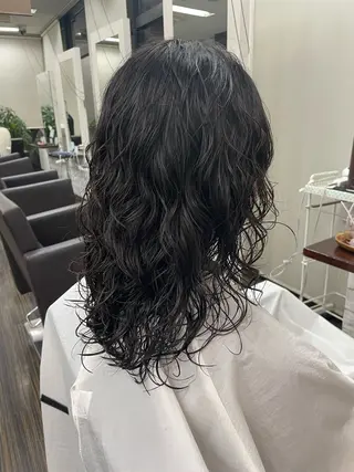 ミディアム RILOHANA 宮平のヘアスタイル