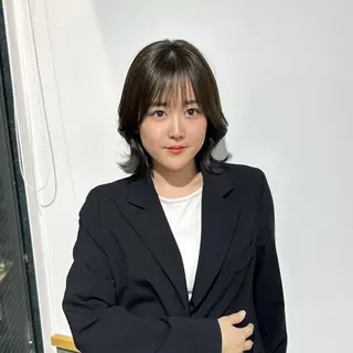 ミディアム カラー ブリーチなし/レイヤ ー特化🌈Tommyのヘアスタイル