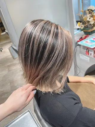 ミディアム カラー 宮原 佳苗のヘアスタイル