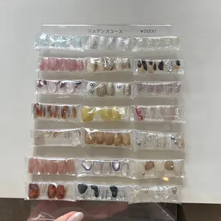 ネイル AKAHOSHI . Rのネイルデザイン