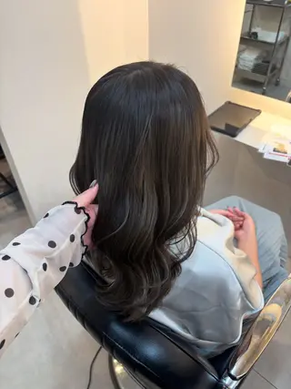 カラー 殿守 優貴のヘアスタイル