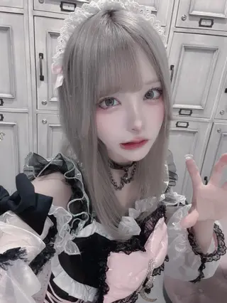 ロング カラー ホワイト&レイヤーカ ットエクステ長畠俊輔のヘアスタイル
