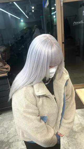 ロング カラー ブリーチ毛の縮毛矯正 ハイトーン/岡本智樹のヘアスタイル