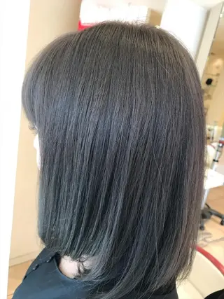 ミディアム カラー 斎藤 彩香のヘアスタイル