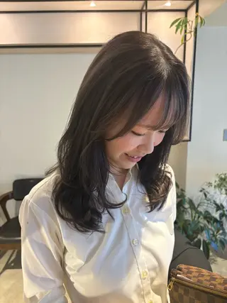 ロング 暖色カラー 奥村陽花のヘアスタイル