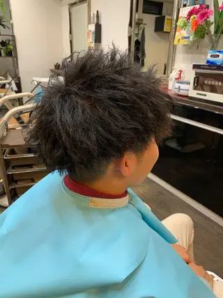 ショート パーマ メンズ 二本木 秀成のヘアスタイル
