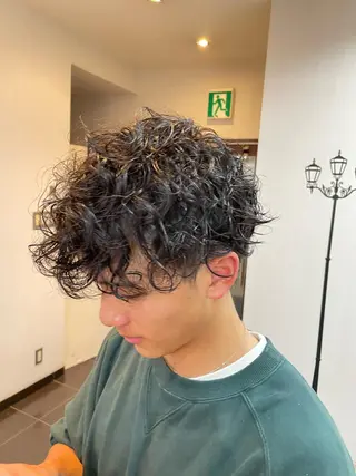 パーマ メンズ Merlyosaka 早川未来のヘアスタイル